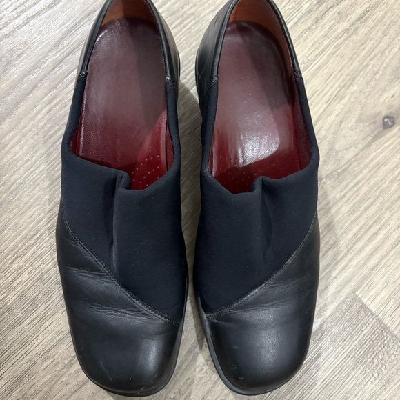 Hush Puppies Women’s Size 5 Black Leather Slip On Loafers Comfort Flex Cushioned - Picture 4 of 8